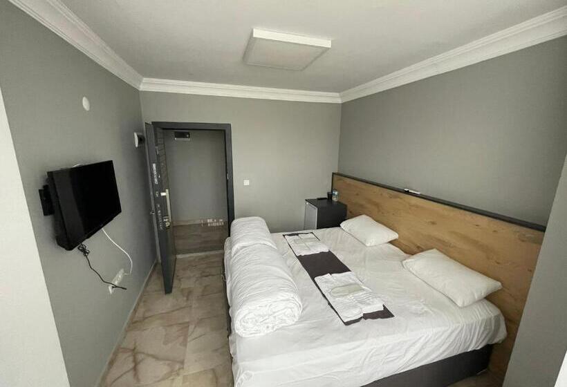 اتاق لوکس با چشم‌انداز دریا, Art Suit Otel