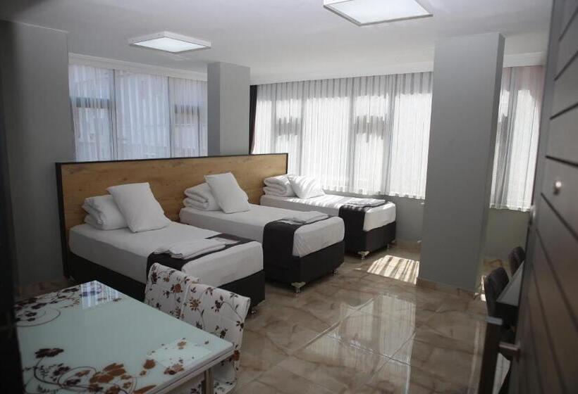 اتاق سه نفره دلوکس با چشم‌انداز دریا, Art Suit Otel