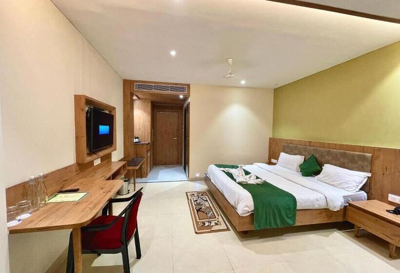 اتاق لوکس, New Hotel Rockbay In Puri ! Swimming Pool, Near Sea Beach And Temple Fully Air Conditioned Hotel Wit