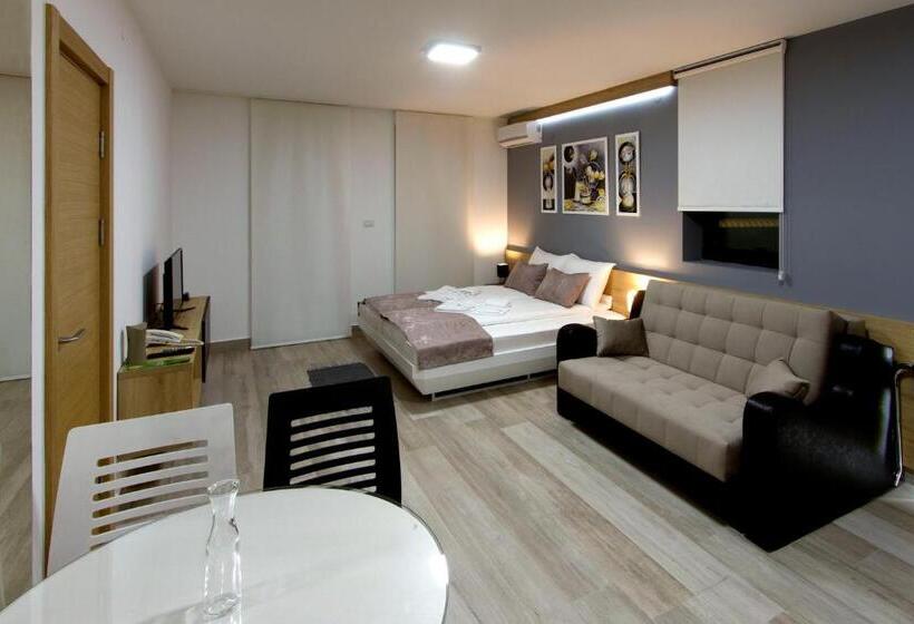 سوئیت جونیور با چشم‌انداز کوهستان, B&b Nataly 2