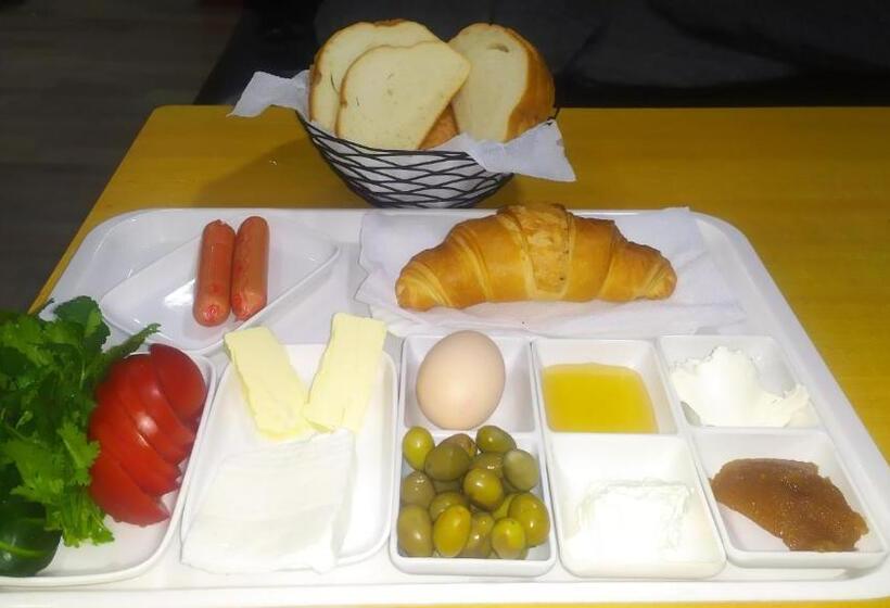 اتاق اکونومی, Cth Baku Hostel