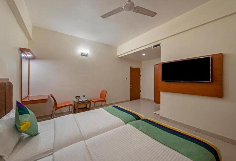 Номер Deluxe, Treebo Sam Residency
