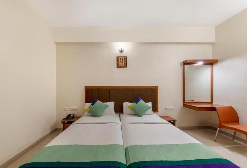 Номер Deluxe, Treebo Sam Residency
