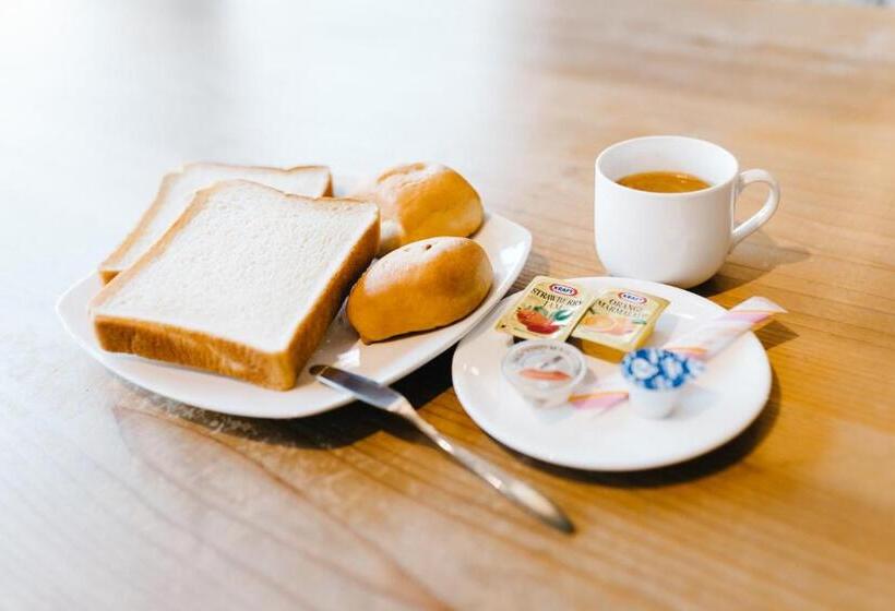 اتاق استاندارد چهار تخته, B&b Neagari