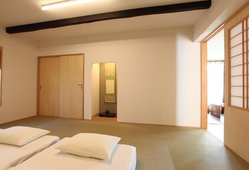 اتاق سوپریور, B&b Neagari