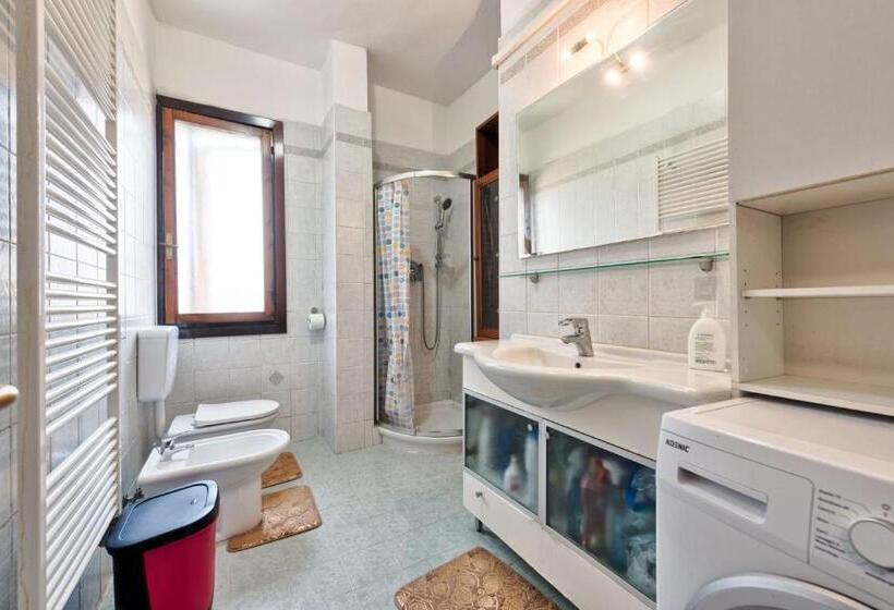 اتاق استاندارد با سرویس بهداشتی مشترک, Mahdi Venice Apartment