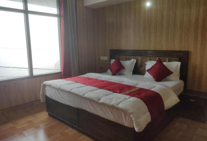 디럭스 룸, Fabhotel Maya