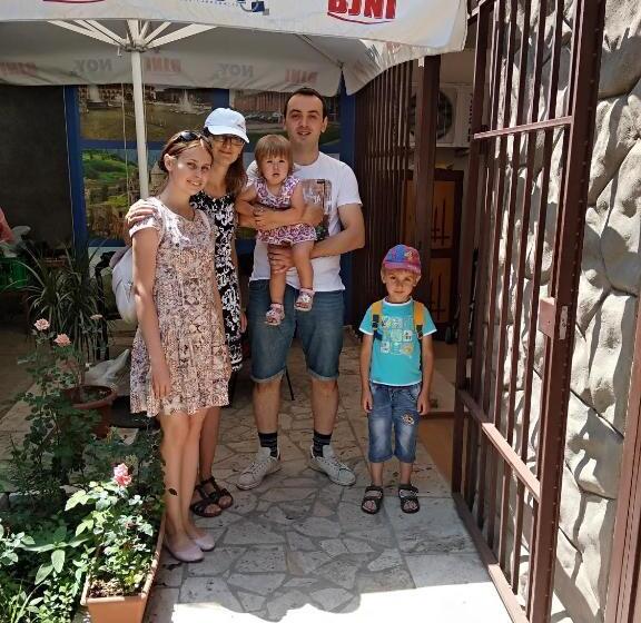 Family Room, Komitas Avenue Guest House