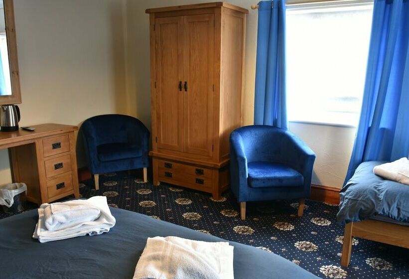 Family Room, Dinorben Arms