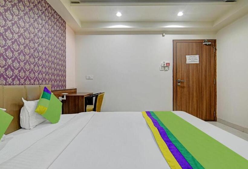 اتاق کلاسیک سه تخته, Collection O Hotel Johri Residency