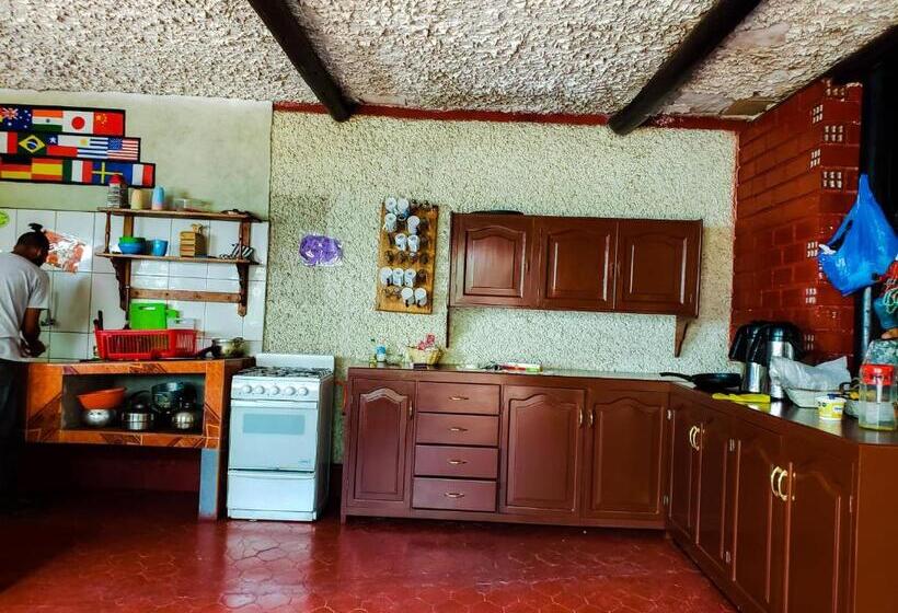 اتاق استاندارد با چشم‌انداز باغ, Huaraz Colonial