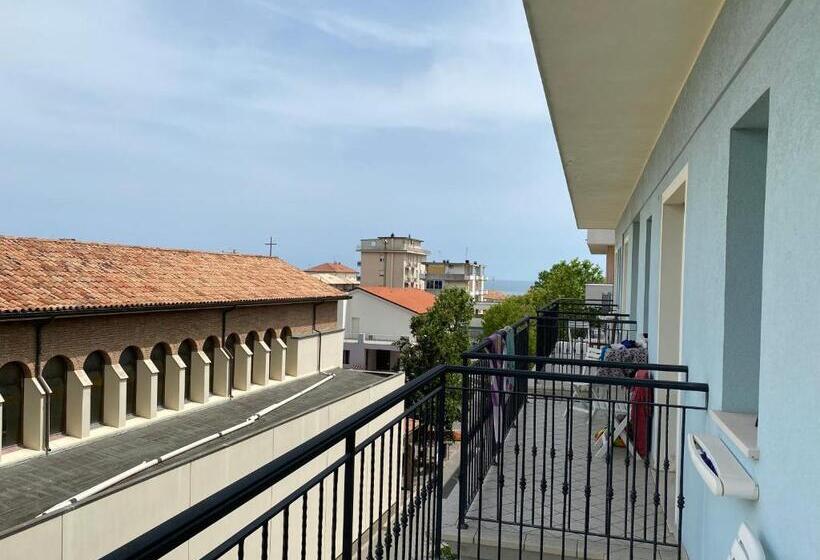 Семейный Номер, Capri