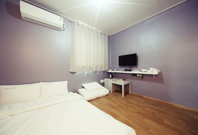 Номер Стандарт, Gunsan La Siesta