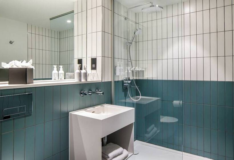 Номер Стандарт, Southgate Hotel London