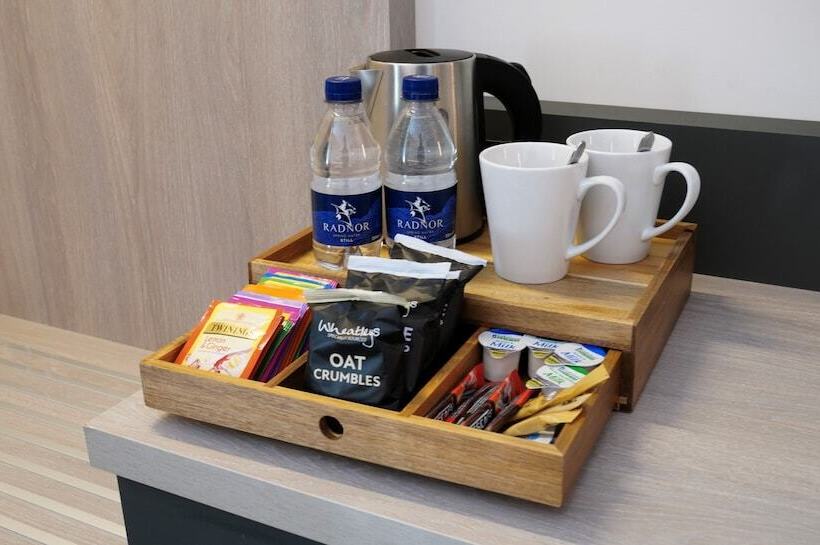Номер Superior, Southgate Hotel London