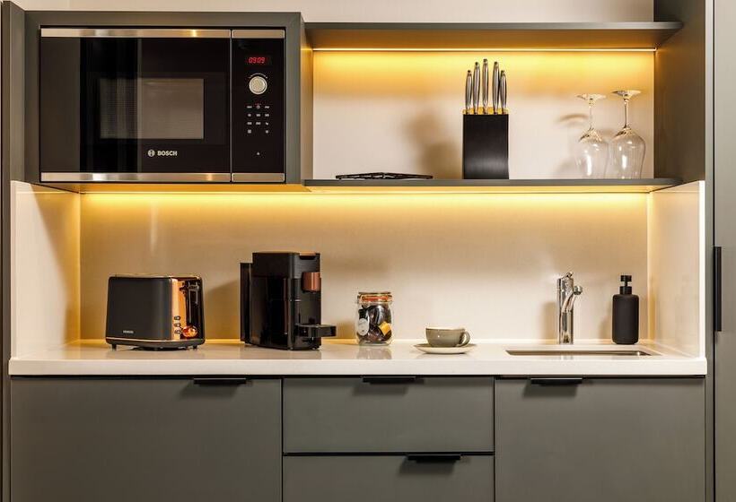 Студио Стандарт Кровать Кинг, Southgate Hotel London