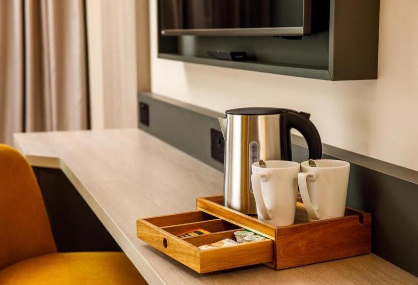 Номер Стандарт, Southgate Hotel London