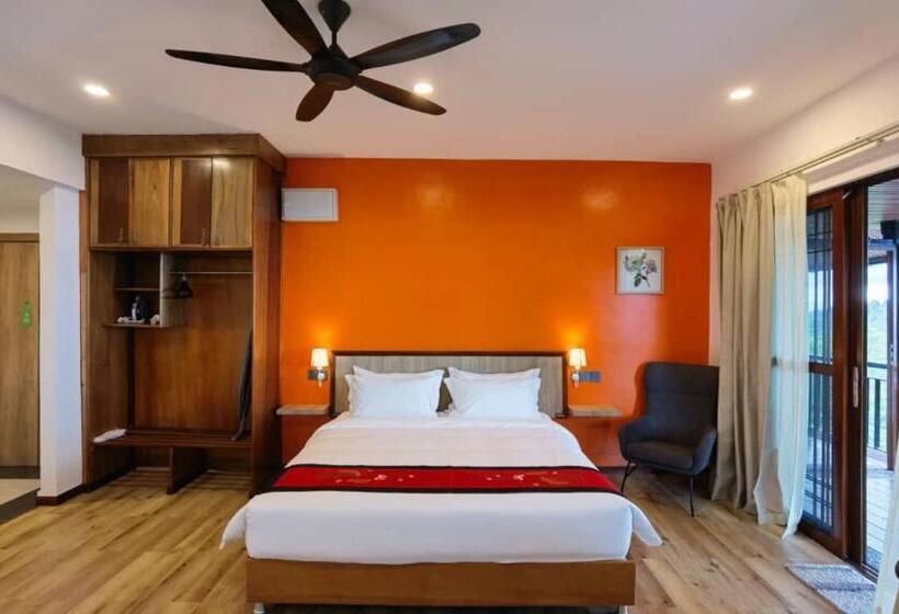 Quarto Triplo Estandar com Sacada, Kokol Haven Resort