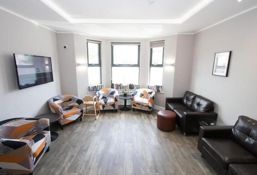 Апартаменты 2 Спальни, Westciti Caroco Apart