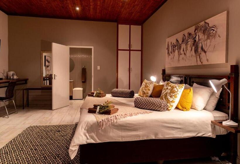 디럭스 룸, Out Of Africa Town Lodge