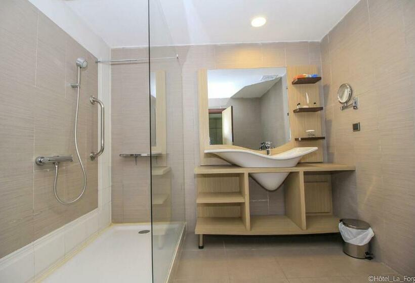 Standard Room, Laforge