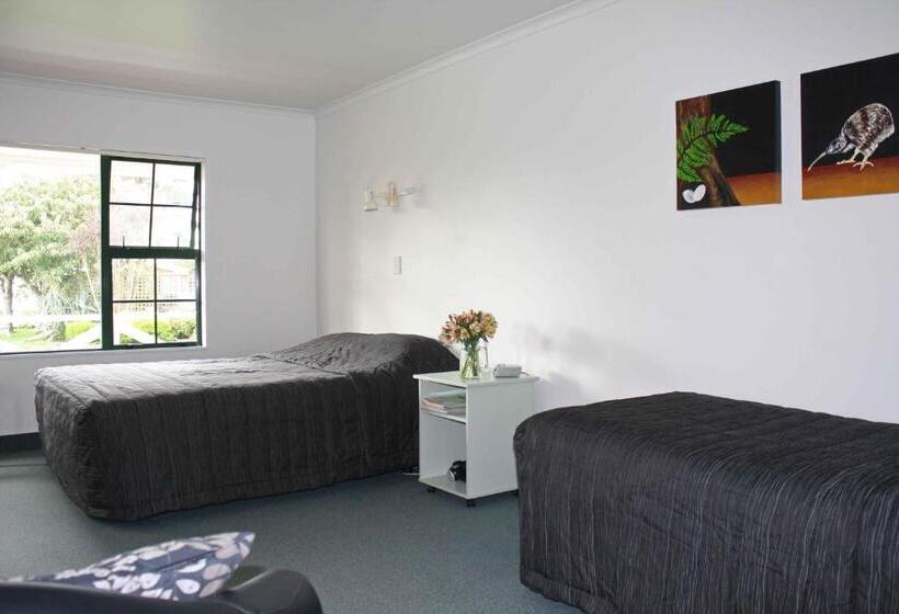 Студия Стандарт, Kerry Lane Motel