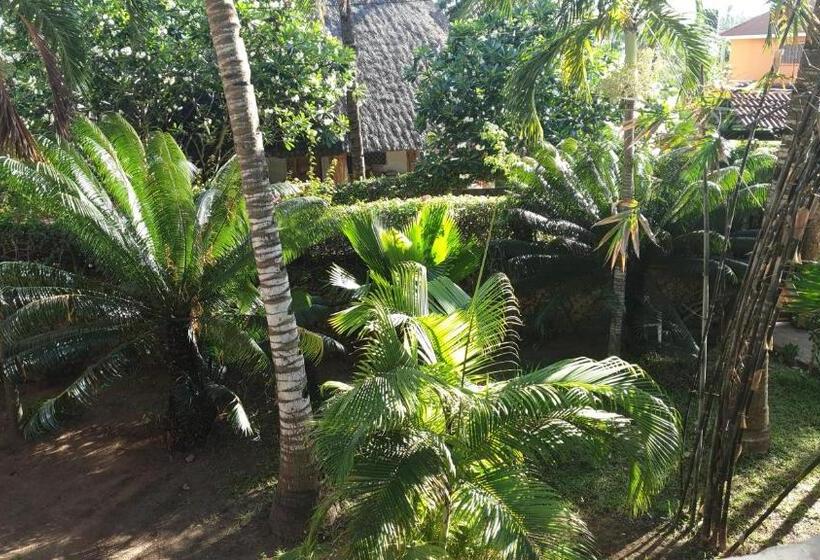 استودیوی استاندارد, Marijani Holiday Resort