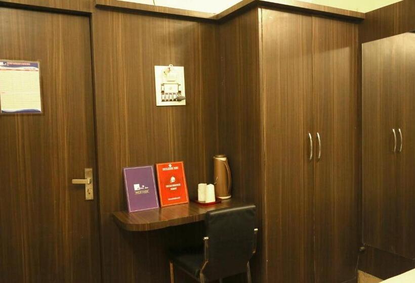 Номер Deluxe, Holidei Inn