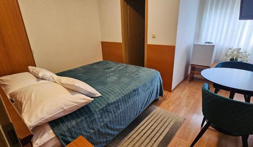 اتاق اکونومی, Sobe/rooms Riva