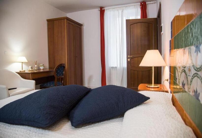 Номер Deluxe Кровать Кинг, Via Roma 205
