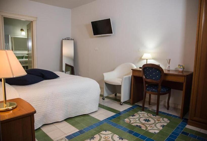 Номер Deluxe Кровать Кинг, Via Roma 205