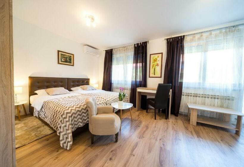 اتاق لوکس با وان آب گرم, Villa Gradski Vrt