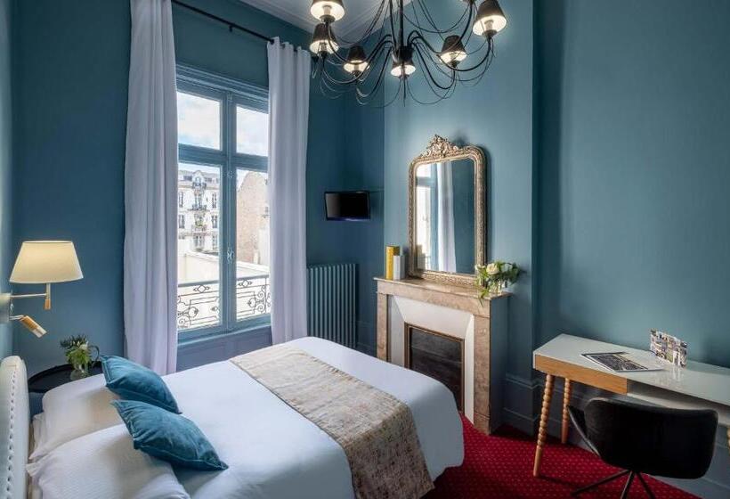 اتاق کلاسیک, De Paris