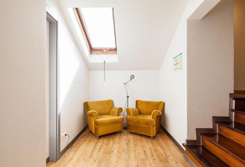 اتاق استاندارد با سرویس بهداشتی مشترک, Yes Lisbon Hostel
