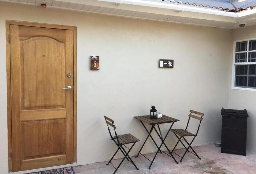 اتاق لوکس, The Pier Beach Inn & Suites