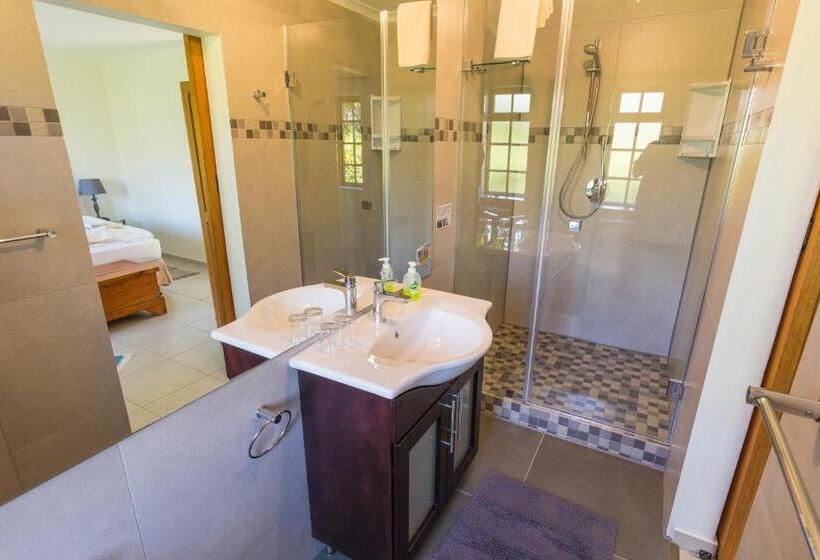 Номер Стандарт Вид на Горы, Hout Bay Lodge