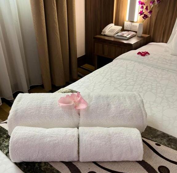 디럭스 룸 킹사이즈 침대, Nova Hotel Miri