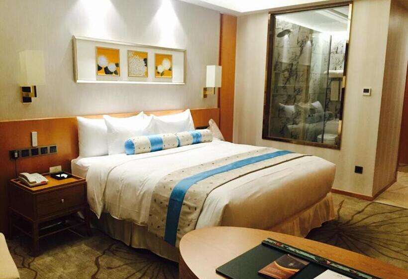 سوییت اجرایی, Menshine Gloria Plaza