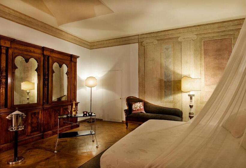 سوییت لوکس, Cortona Charme