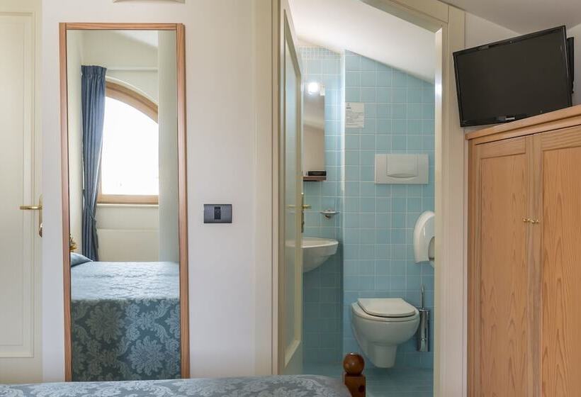 اتاق استاندارد یک نفره, Albergo Il Giardino Del Rio