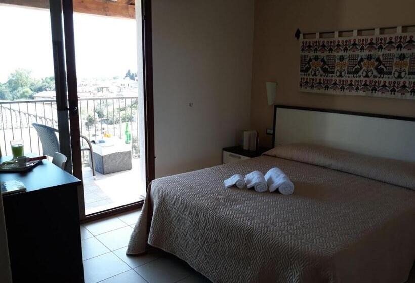 חדר סטנדרט נוף לים עם מרפסת, B&b Portu Cuau