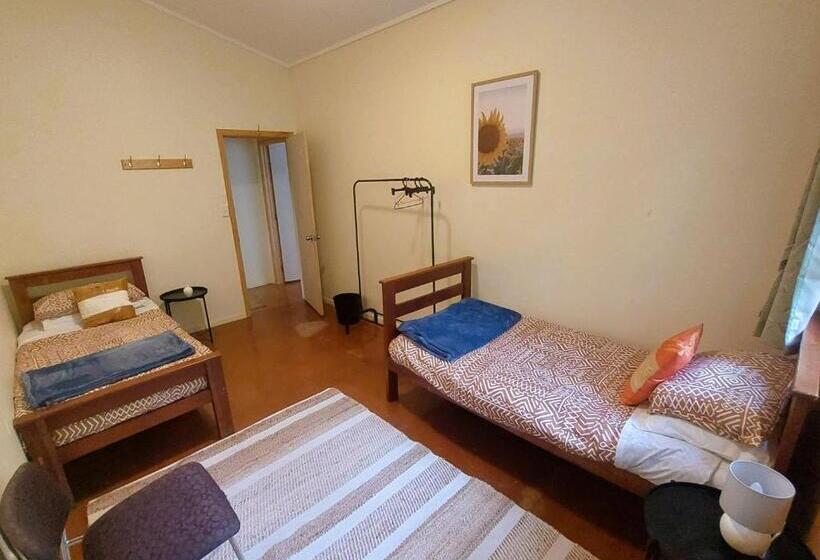 اتاق استاندارد با سرویس بهداشتی مشترک, Kawai Purapura Yoga Retreat Centre