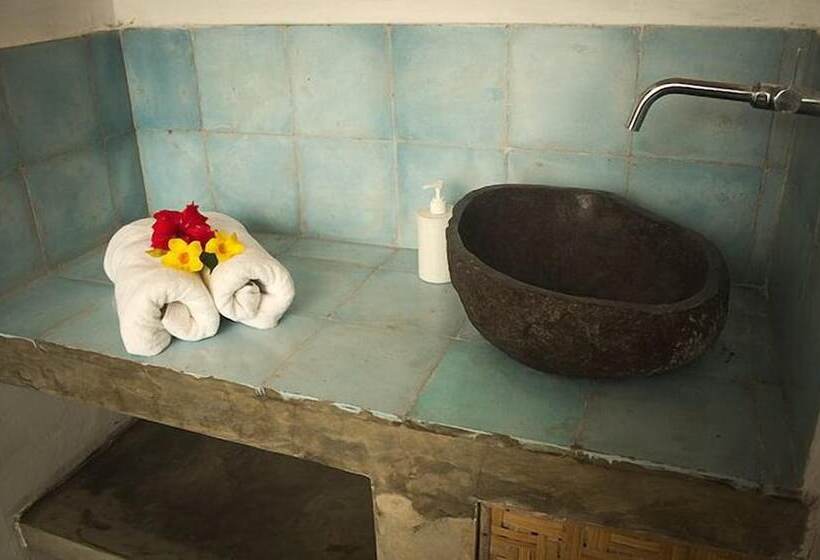 Номер Стандарт с Террасой, La Favela   Hostel