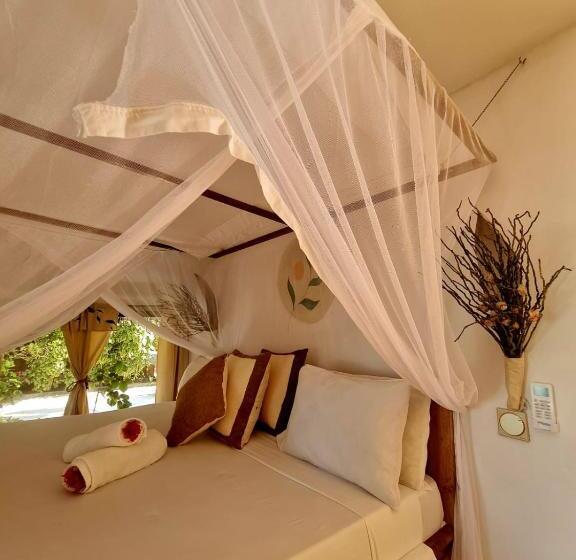 اتاق لوکس با چشم‌انداز دریا, Kinazi Upepo Beach Eco Lodge