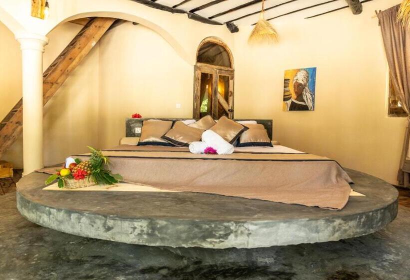 اتاق لوکس با چشم‌انداز دریا, Kinazi Upepo Beach Eco Lodge