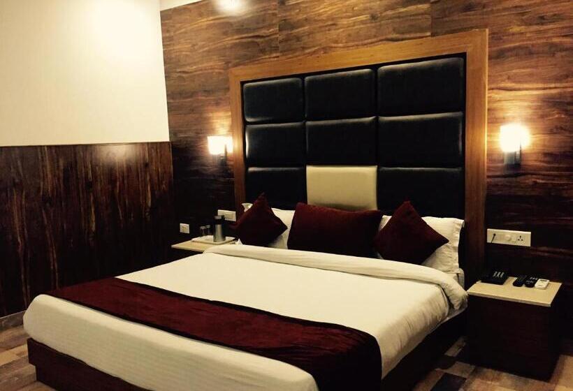 Quarto Estandar Cama King, The Onix