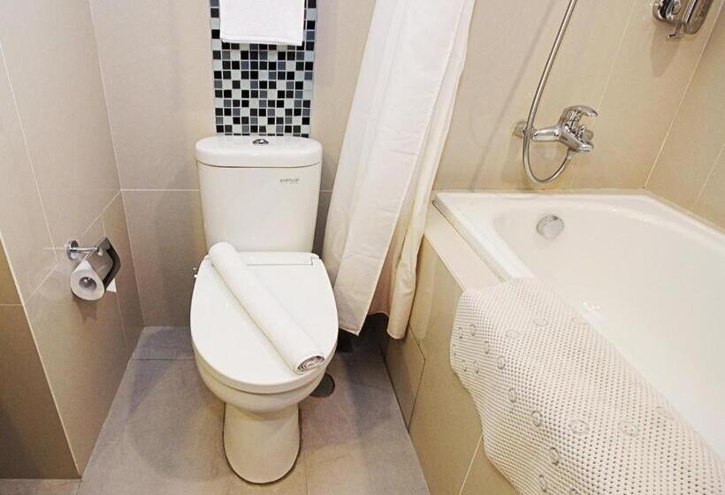 Апартаменты 1 Спальня, Batiqa Hotel & Apartments Karawang