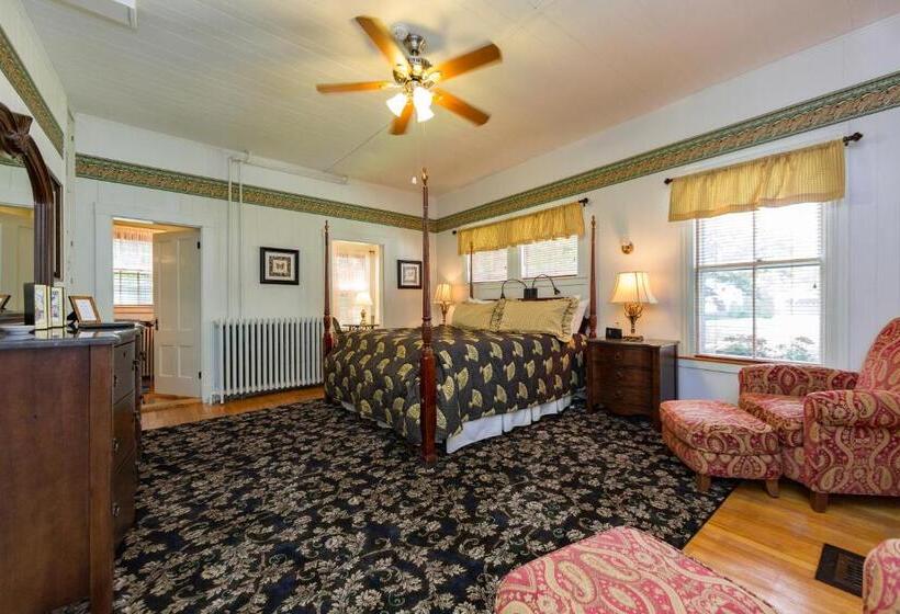 Люкс Deluxe Кровать Кинг, The Elmhurst Inn