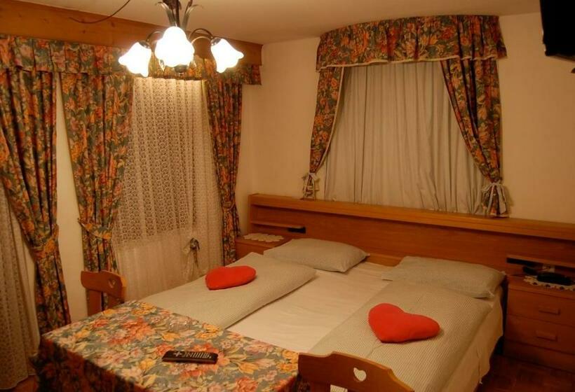 Четырехместный Номер Стандарт, Albergo Genziana