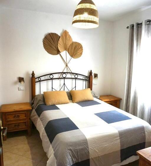 اتاق استاندارد, Pura Vida Surf Camp & School